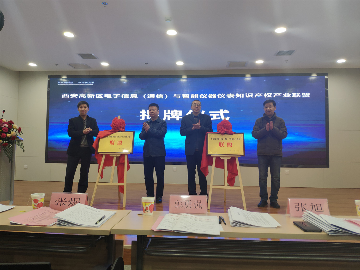 5de8793e3da72.jpg 5de8793e3da72.jpg